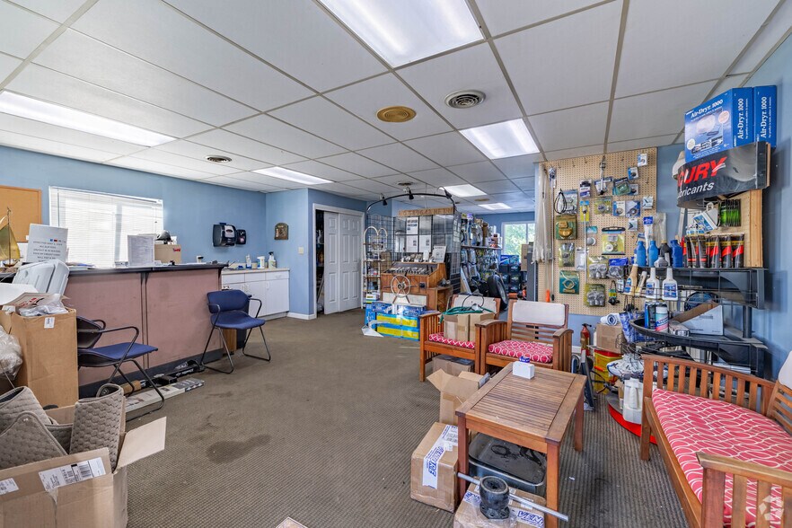 More Photos Of 7405 Forbes Rd, Cincinnati Marina For Sale