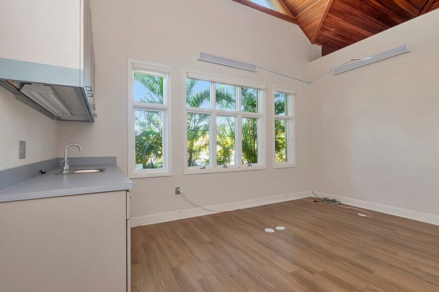 More Photos Of 1201 S Myrtle Ave, Clearwater Medical For Sale