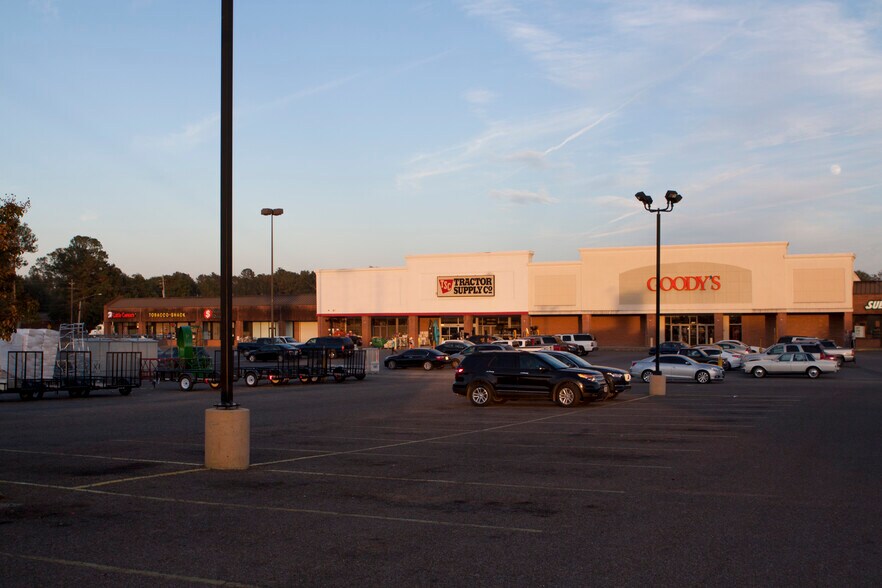 More Photos Of 12112-12130 Old 63 S, Lucedale General Retail For Lease