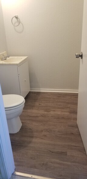 More Photos Of 3557 National Dr, Norman Industrial For Sale