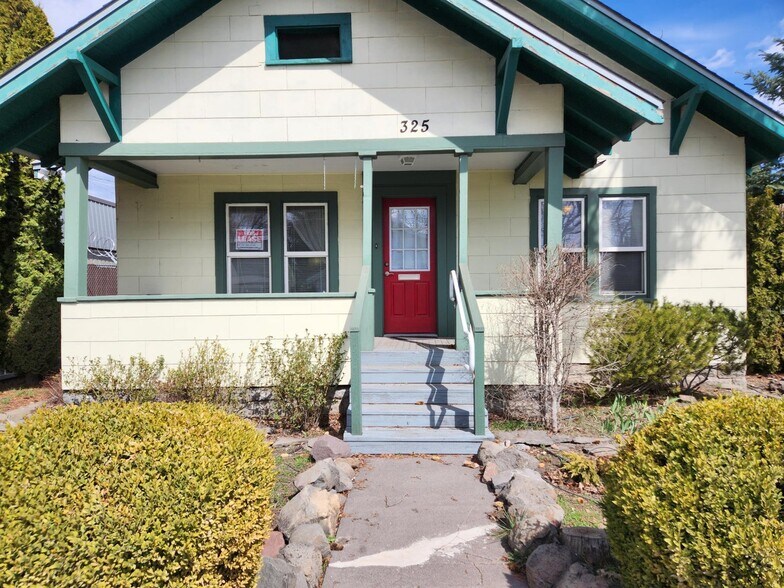 Primary Photo Of 325 S 5th St, Klamath Falls Medical For Sale