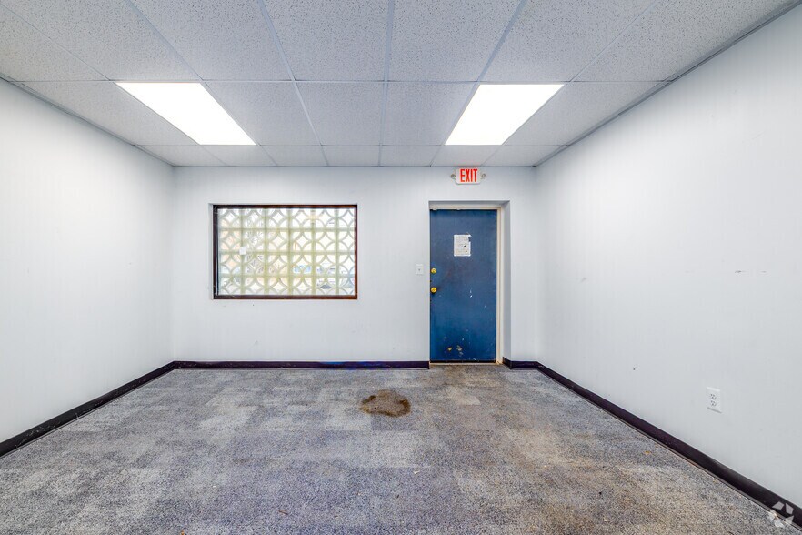 More Photos Of 4139-4153 Amos Ave, Baltimore Light Manufacturing For Lease