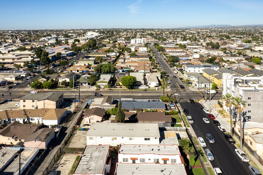 More Photos Of 732 W 76th St, Los Angeles Apartments For Sale