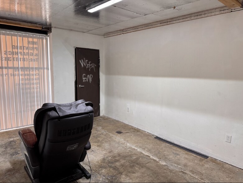 More Photos Of 21333 Deering Ct, Canoga Park Distribution For Sale