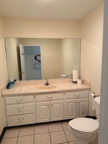 More Photos Of 5747 Elmore Rd, Elmore Warehouse For Lease