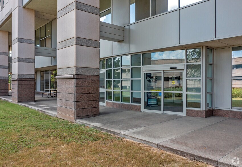 More Photos Of 11501 Burnet Rd, Austin Unknown For Lease