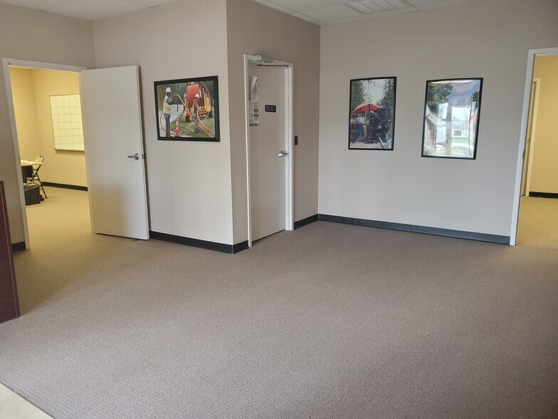 More Photos Of 4938 Enterprise Dr, San Antonio Warehouse For Lease
