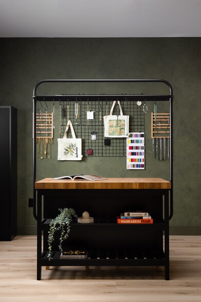 More Photos Of 4505 E Broadway Rd, Phoenix Light Manufacturing For Sale