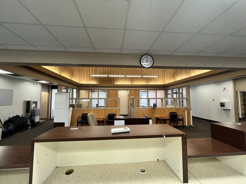 More Photos Of 25 S Portage St, Doylestown Bank For Sale
