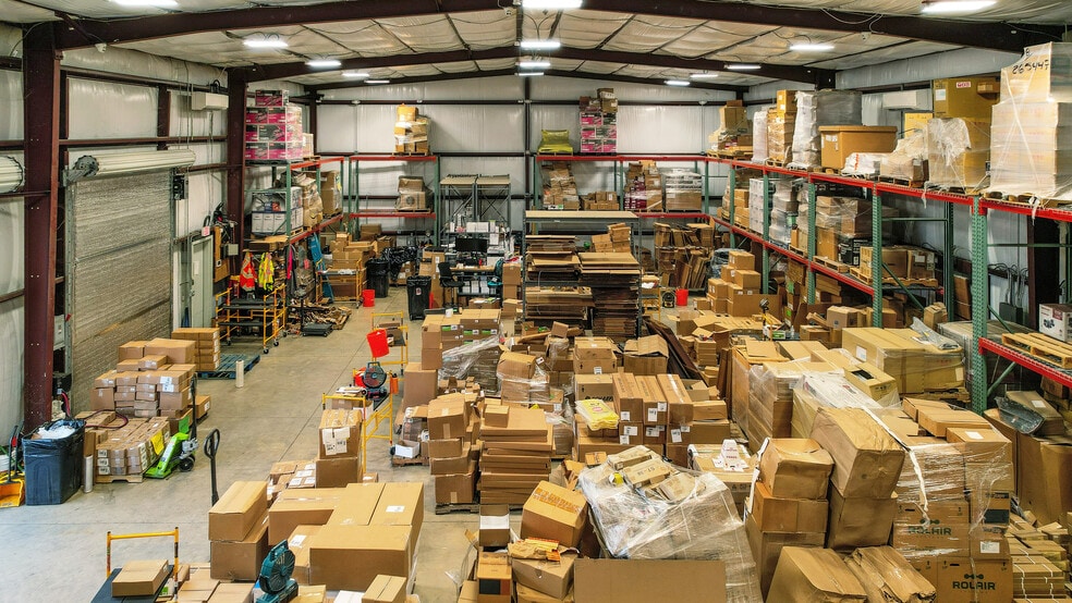 More Photos Of 1818 Greenleaf Ln, Leesburg Warehouse For Sale