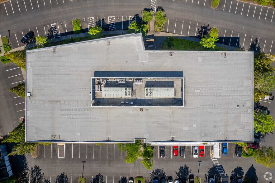 More Photos Of 3030 NE Aloclek Dr, Hillsboro Office For Sale