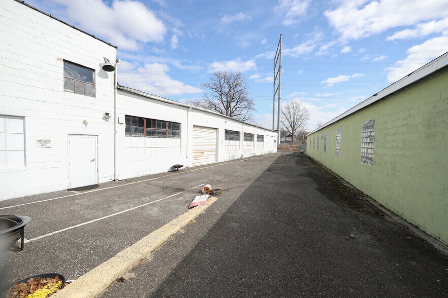 More Photos Of 740 N Broad St, Woodbury Land For Lease