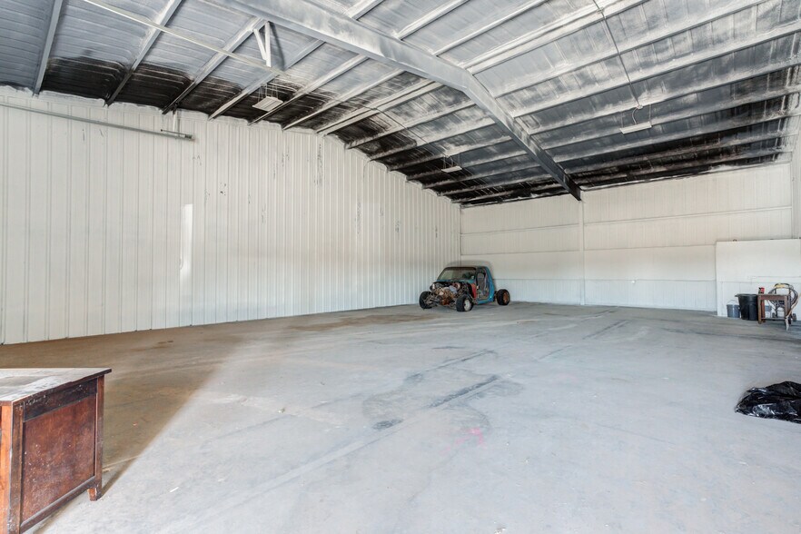 More Photos Of 4212 F M 2528, Lubbock Flex For Sale