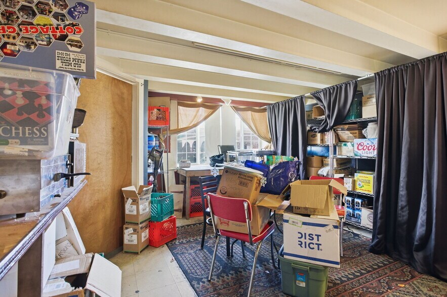 More Photos Of 657 E Main St, Cottage Grove Restaurant For Sale