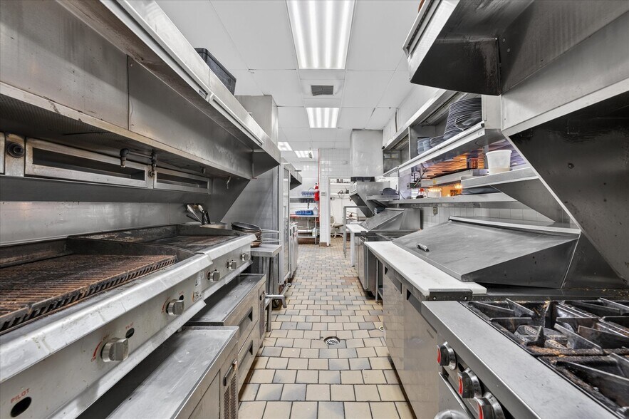 More Photos Of 4000 Fort Campbell Blvd, Hopkinsville Restaurant For Sale