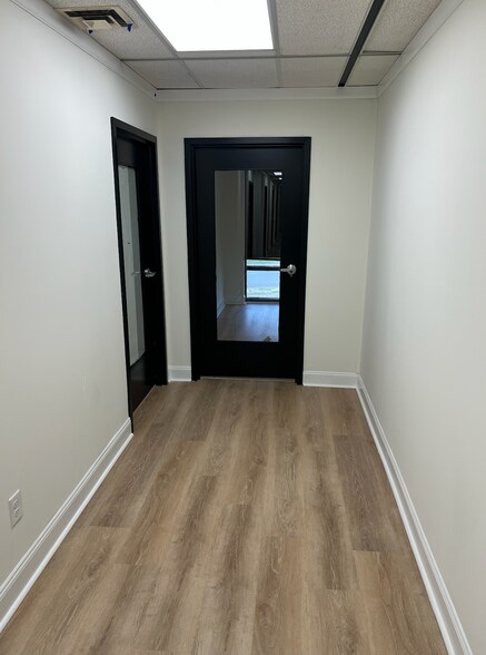 More Photos Of 4190 S Plaza Trl, Virginia Beach Office For Lease