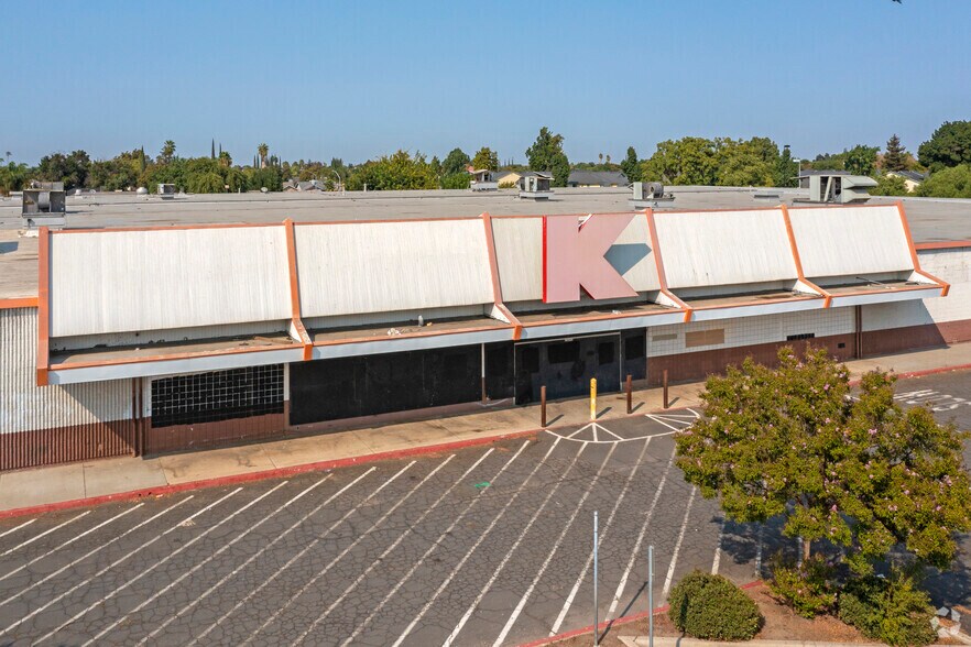 More Photos Of 1351 E Hatch Rd, Modesto General Retail For Sale