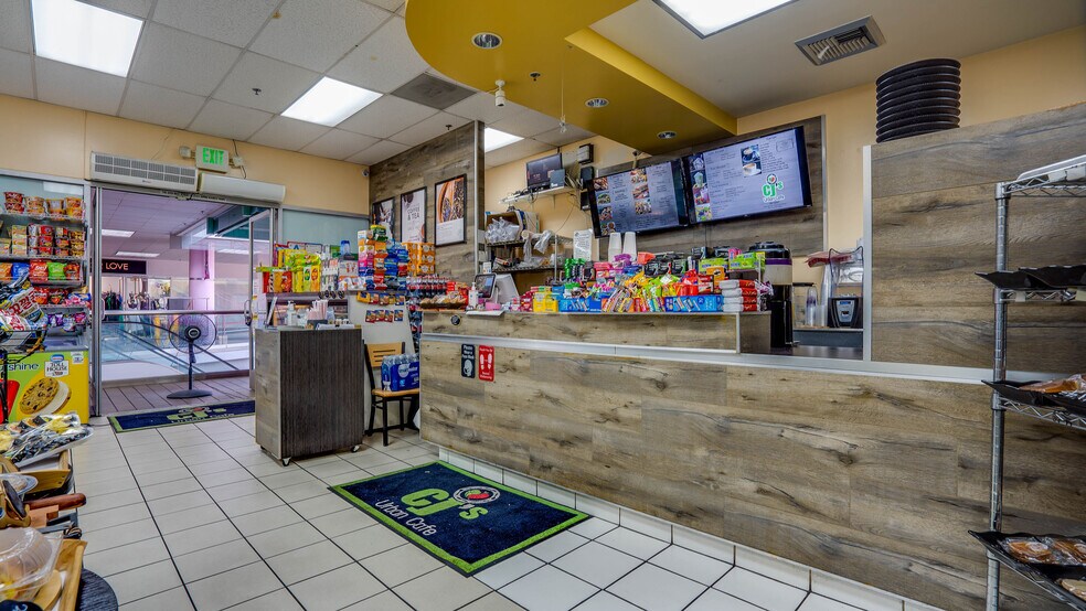 More Photos Of 1015 Crocker St, Los Angeles Storefront For Sale