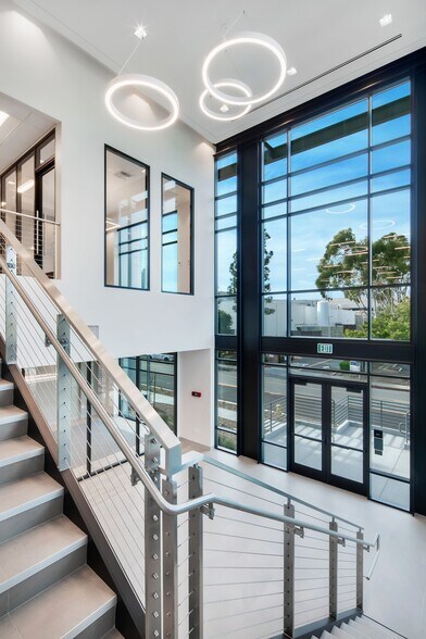 More Photos Of 18582 Teller Ave, Irvine Warehouse For Lease