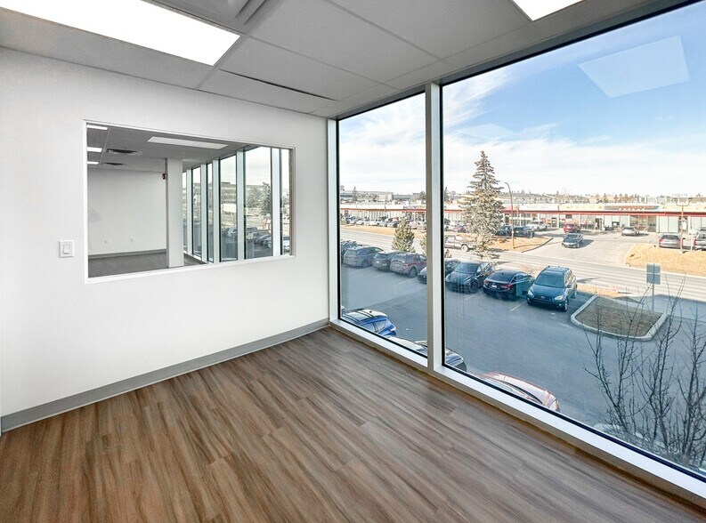 More Photos Of 3105-3223 5 Ave NE, Calgary Office For Sale