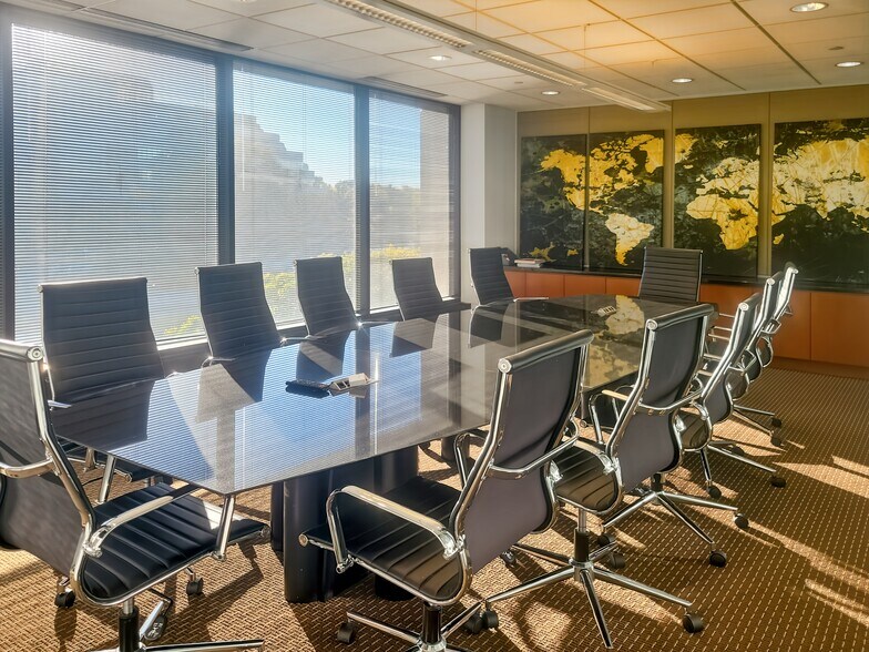 More Photos Of 4200 Commerce Ct, Lisle Coworking Space