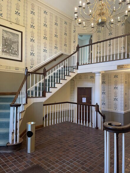 More Photos Of 2752 Erie Ave, Cincinnati Medical For Lease