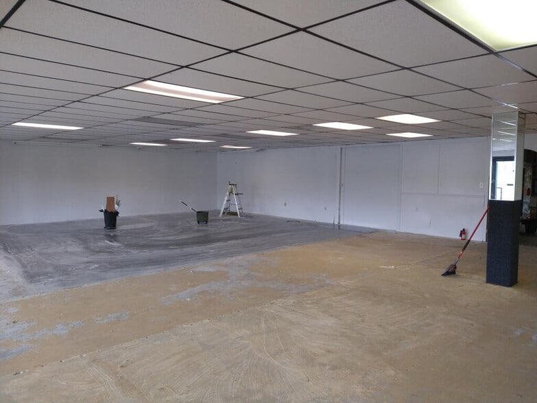 More Photos Of 3710 Us Highway 92 E, Lakeland Warehouse For Sale