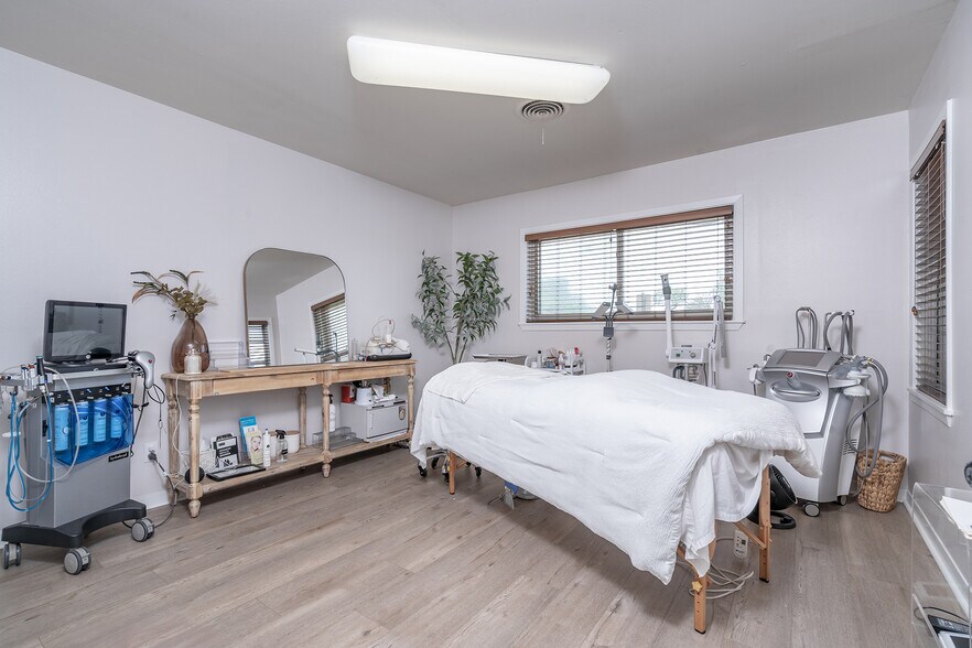 More Photos Of 1353 Main St, Liberty Hill Office For Sale