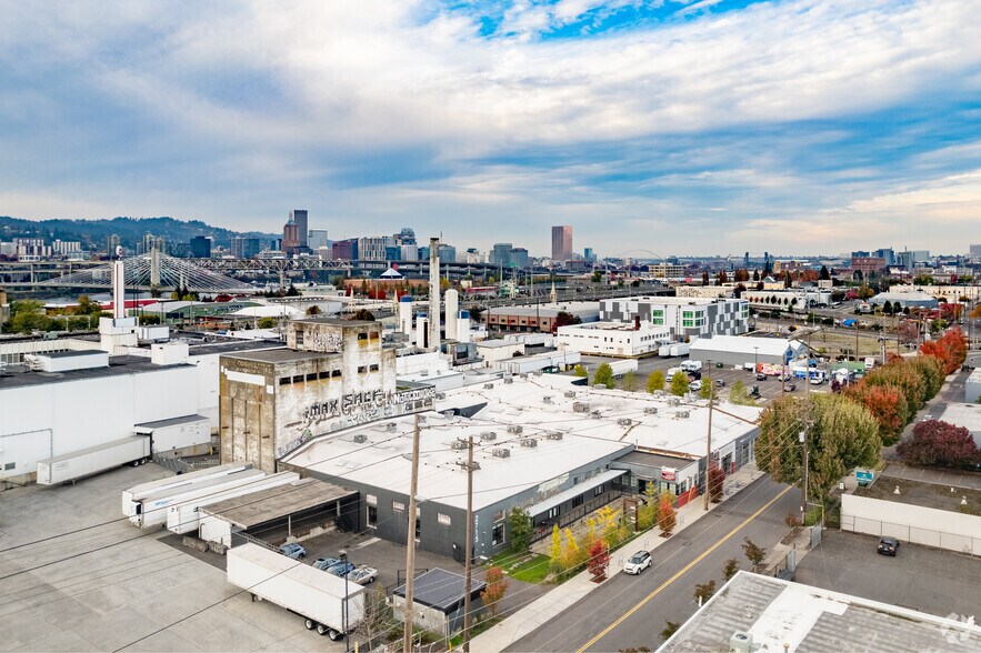 More Photos Of 2705-2715 SE 8th Ave, Portland Loft Creative Space For Lease