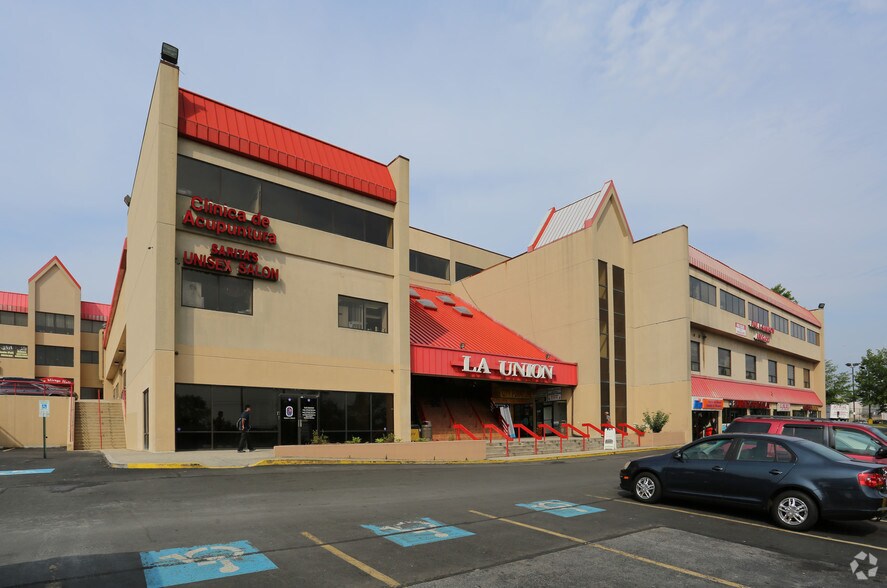 More Photos Of 1401 University Blvd E, Hyattsville Storefront For Lease