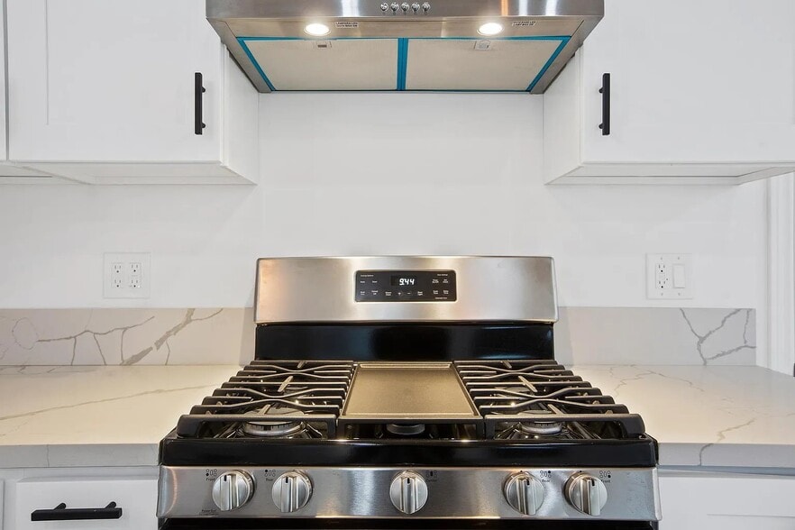 More Photos Of 1736-1740 N Sierra Bonita Ave, Pasadena Office Residential For Lease