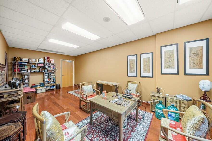 More Photos Of 837 Hastings St W, Vancouver Apartments For Sale