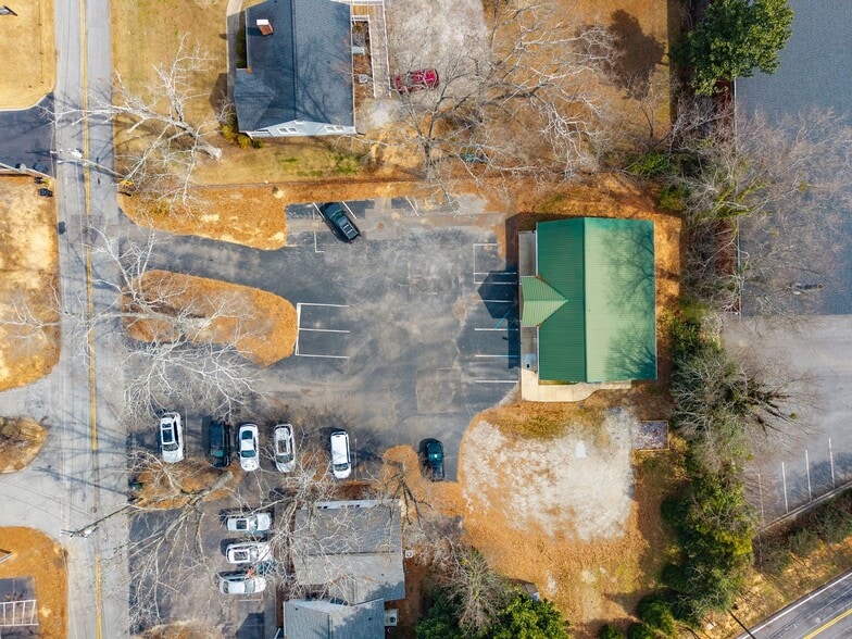 More Photos Of 107 Hillcrest Ave, Simpsonville Office For Sale