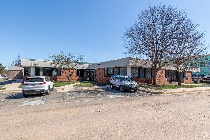 Primary Photo Of 1165 Herndon Pky, Herndon Flex For Sale