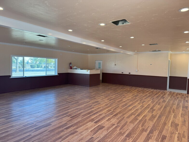 More Photos Of 1671 Simpson St, Kingsburg General Retail For Sale