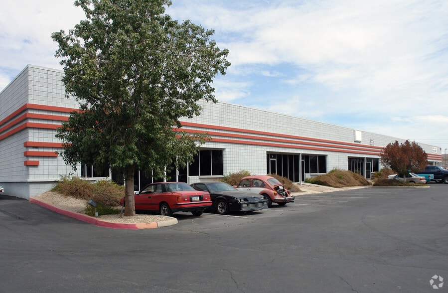 More Photos Of 702 W Melinda Ln, Phoenix Warehouse For Lease