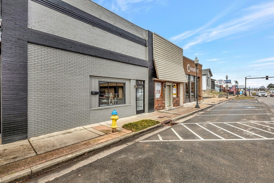 Primary Photo Of 713 N Garden St, Columbia Storefront Retail Office For Lease
