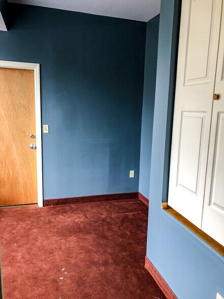 More Photos Of 291 Herbertsville Rd, Brick Office For Lease