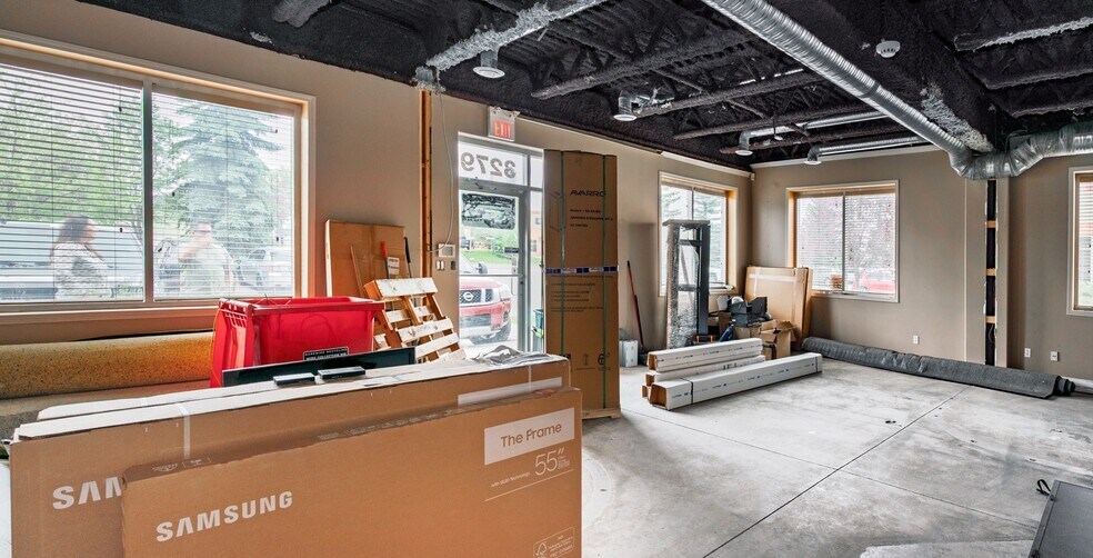More Photos Of 3255-3279 114th Ave SE, Calgary Service For Lease