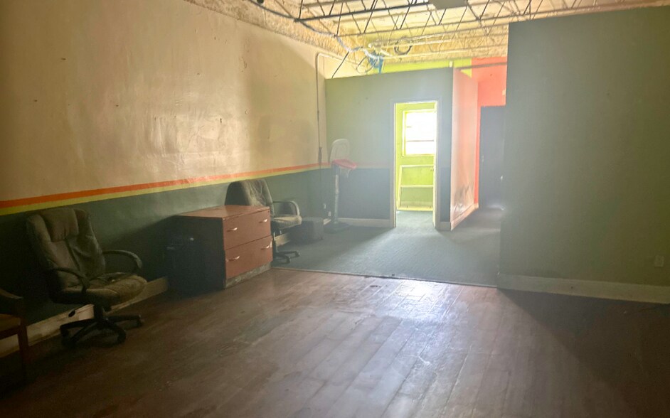 More Photos Of 2328 Hollywood Blvd, Hollywood Freestanding For Lease