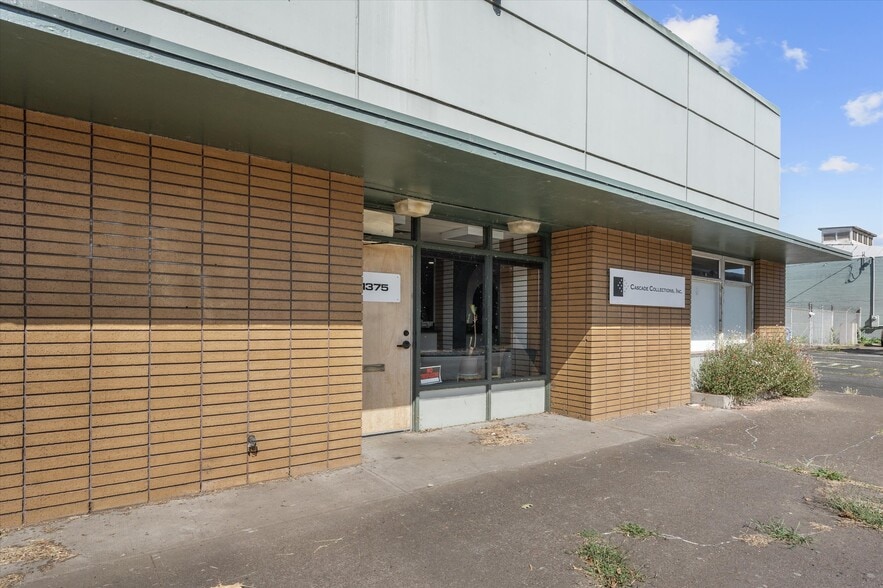 More Photos Of 1375 13th St SE, Salem Office For Sale