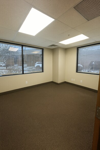 More Photos Of 2660 W Market St, Akron Medical For Lease