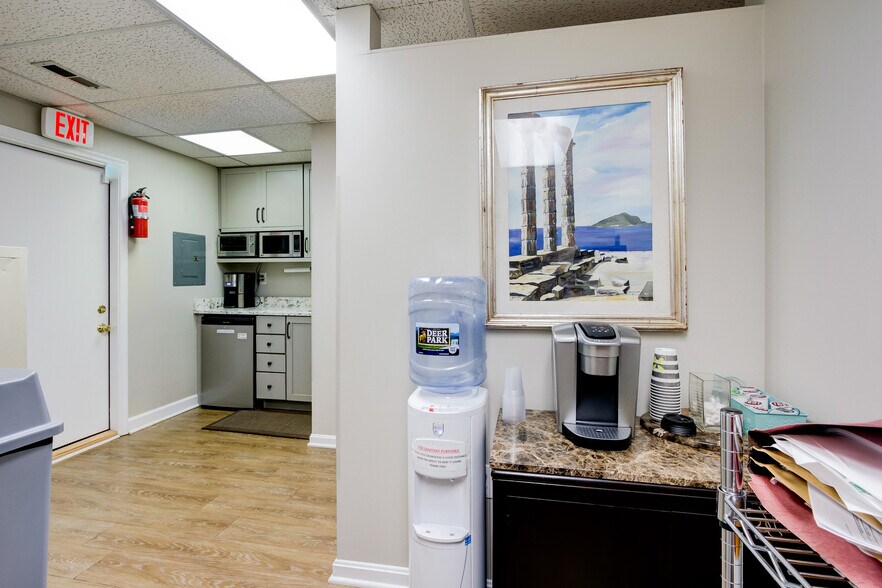 More Photos Of 11303-11327 Amherst Ave, Wheaton Office Residential For Lease