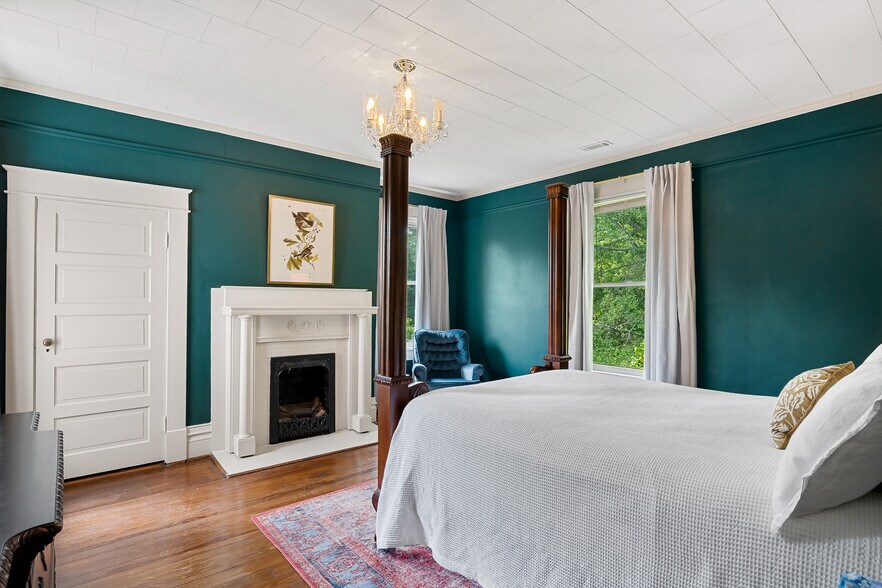 More Photos Of 207 Westminster Hwy, Westminster Specialty For Sale