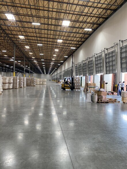 More Photos Of 4200-4250 Shirley Ave, El Monte Distribution For Lease