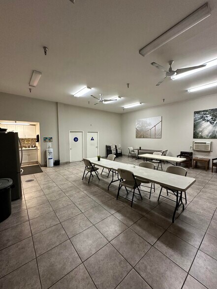 More Photos Of 2801 E 12th St, Los Angeles Warehouse For Lease