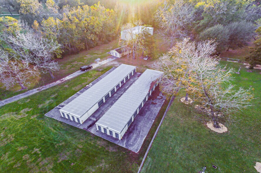 More Photos Of 1609 Lakeland Dr, Liberty Self Storage For Sale