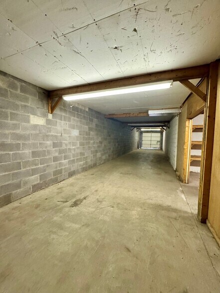 More Photos Of 868 State Route 3 and 12, Hinton Flex For Sale