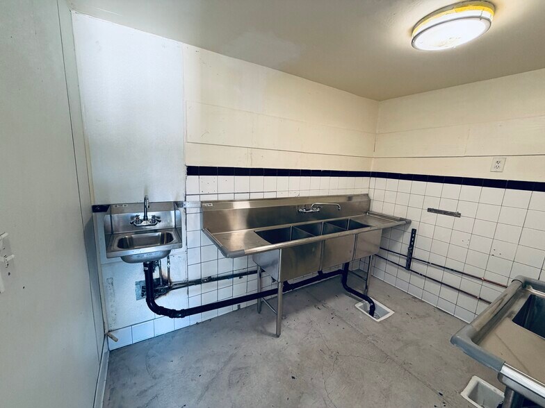 More Photos Of 8471 Walker St, La Palma Service Station For Lease