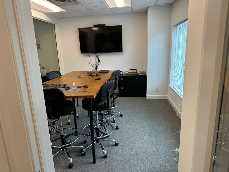 More Photos Of 41 N Phillips Ave, Speonk Apartments For Lease